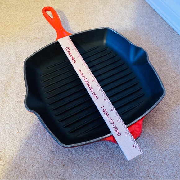 Le Creuset grill pan 10-1/4” Red - Picture 3 of 8
